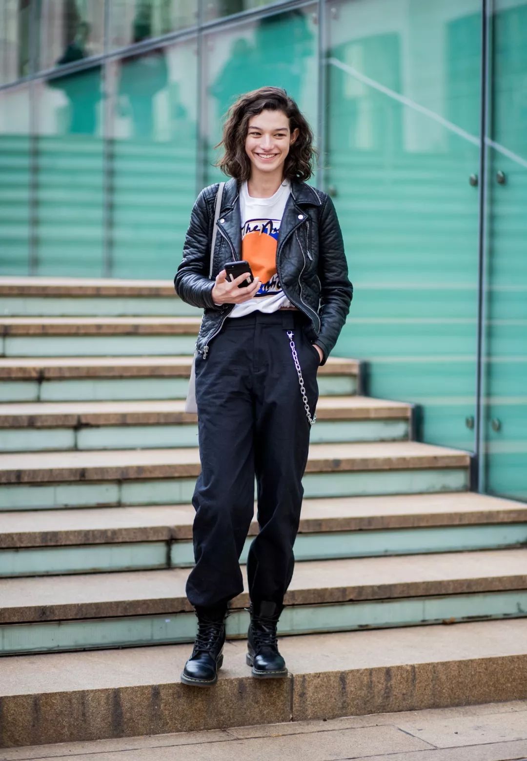 我敬吴宣仪娜扎的“鸡腿裤”一杯！今年瘦腿靠你了昂