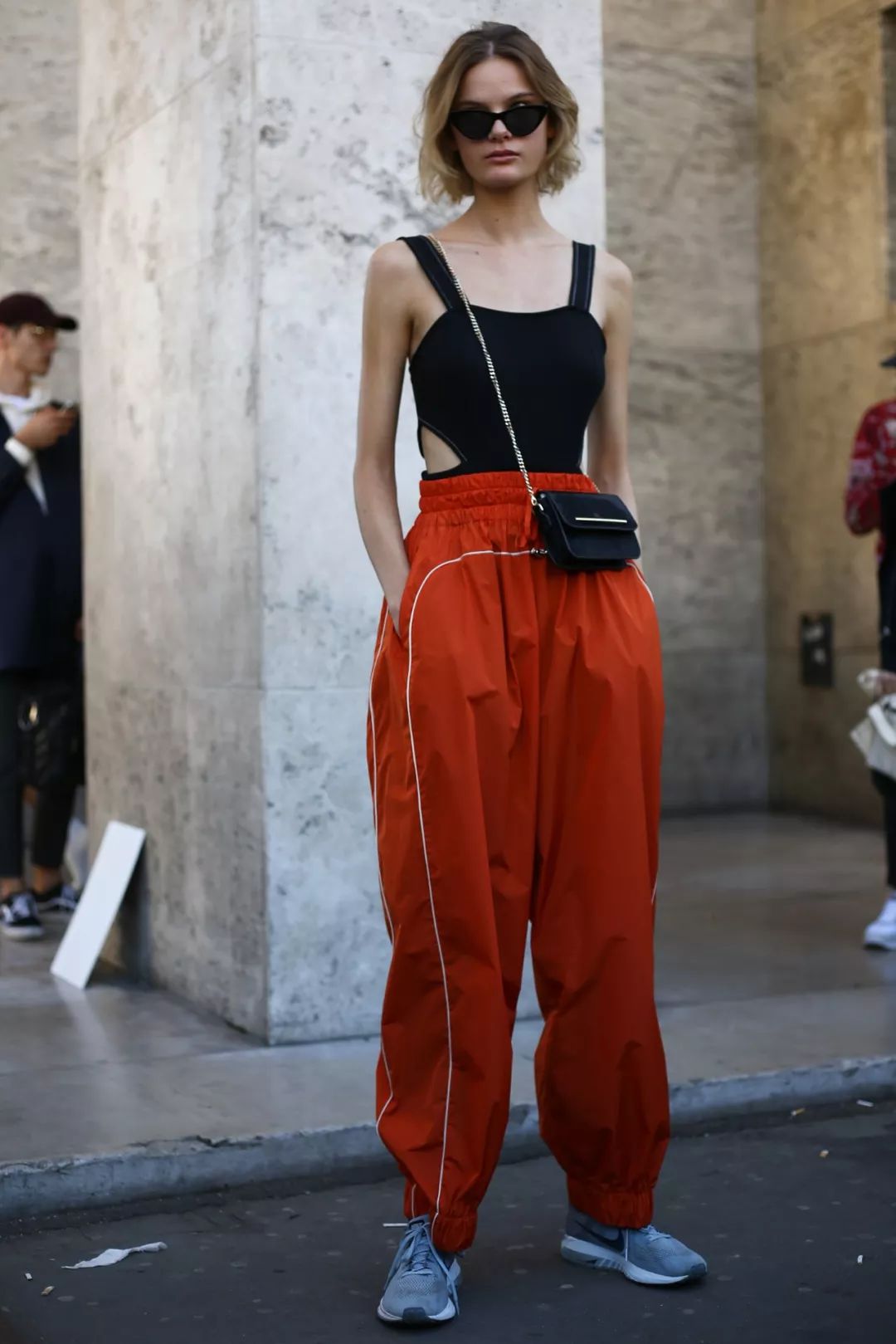 我敬吴宣仪娜扎的“鸡腿裤”一杯！今年瘦腿靠你了昂