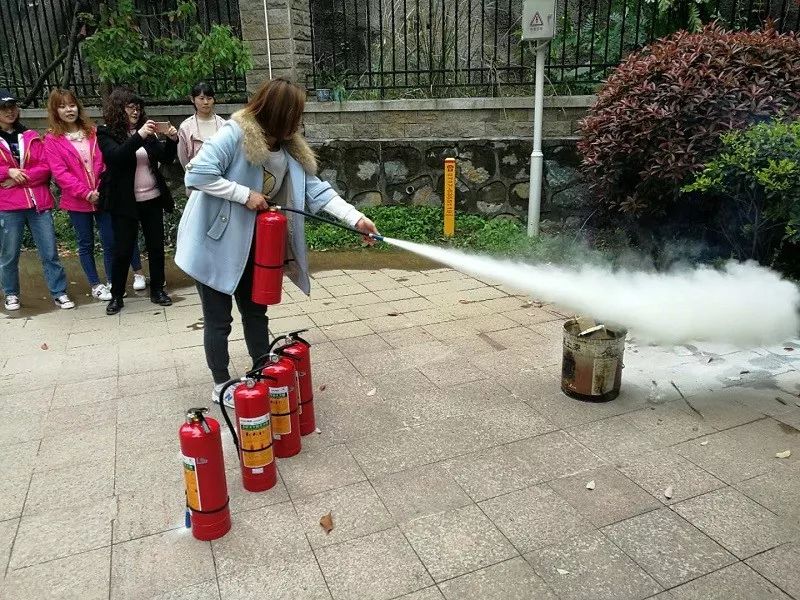 市教育局举办消防安全知识讲座,消防应急科普教育走进幼儿园师生