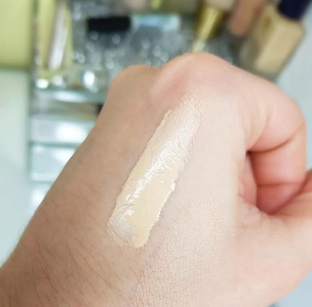 教你怎么画超薄的底妆,黄黑皮怎样画出自然底妆