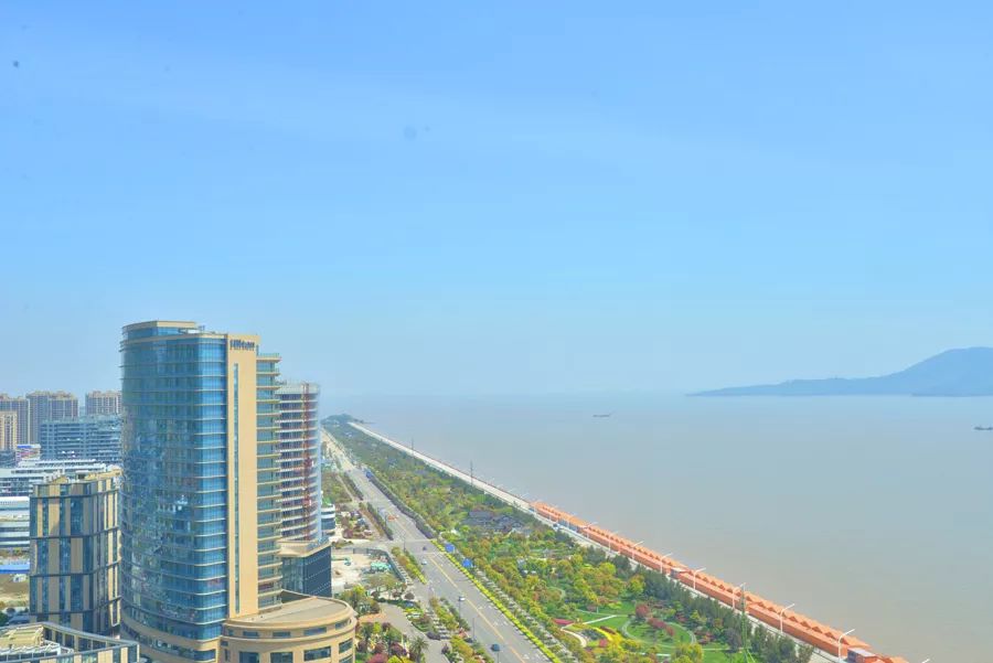 ¥899起/套--千亩桃花樱花盛放！为度假而生的舟山希尔顿不一样！俯瞰湖海双景太震撼！