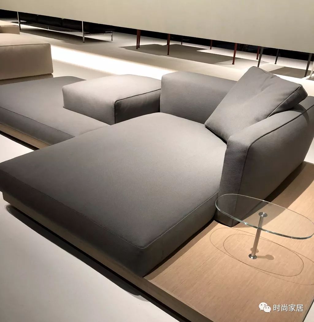 GucciDécor、VersaceHome、MiuMiu、FENDICASA……米兰设计周美不胜收