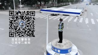 路口信号灯亮的正确方法,路口信号灯都不亮了怎么走