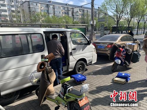 快递员工资是多劳多得吗,快递员临时工工资