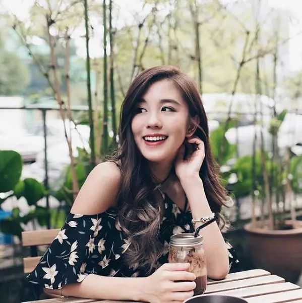 拍出大长腿怎么操作,拍出逆天长腿照只需一点点小技巧