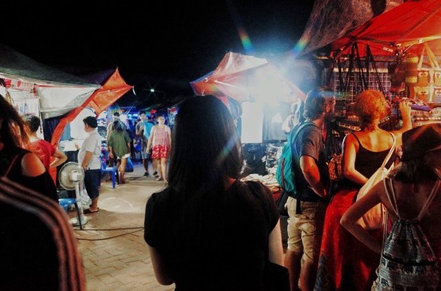 去那方简朴的国度干一瓶Beerlao‖老挝慢生活