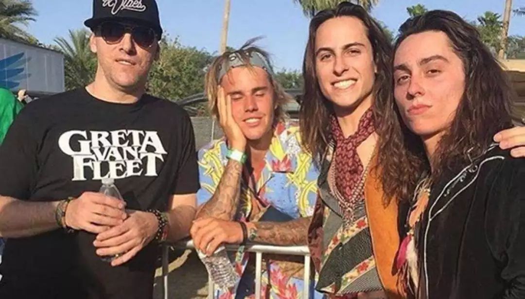 火爆国外音乐节现场,外国音乐节燃爆现场观众画面