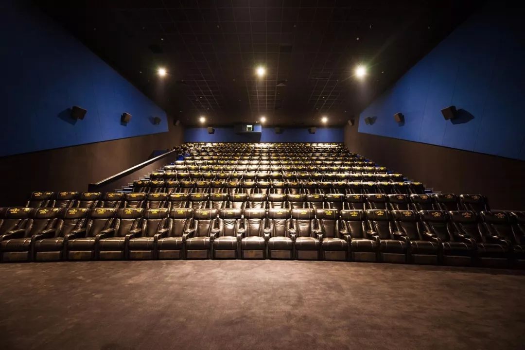 《复联4》火热上映中，59.9元抢【越界影城】双人套餐，14店通用（含梁平），2张电影票+2杯可乐+爆米花…不限影片、不限场次！