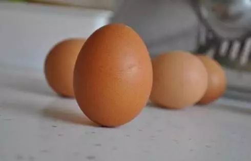每天吃几个熟鸡蛋最好,如何挑鸡蛋什么样的鸡蛋吃了好
