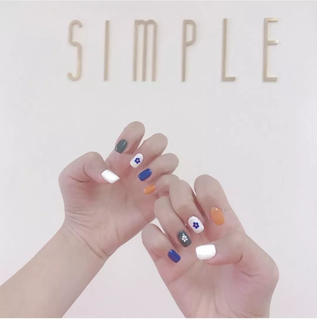 一款又甜又酷的美甲推荐给你们,夏日必备美甲ins风童趣