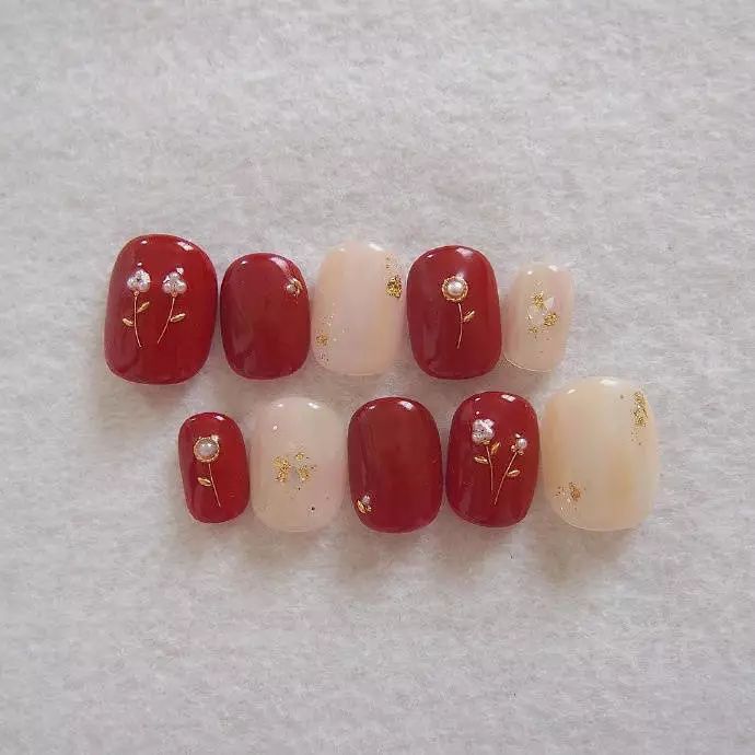 一款又甜又酷的美甲推荐给你们,夏日必备美甲ins风童趣