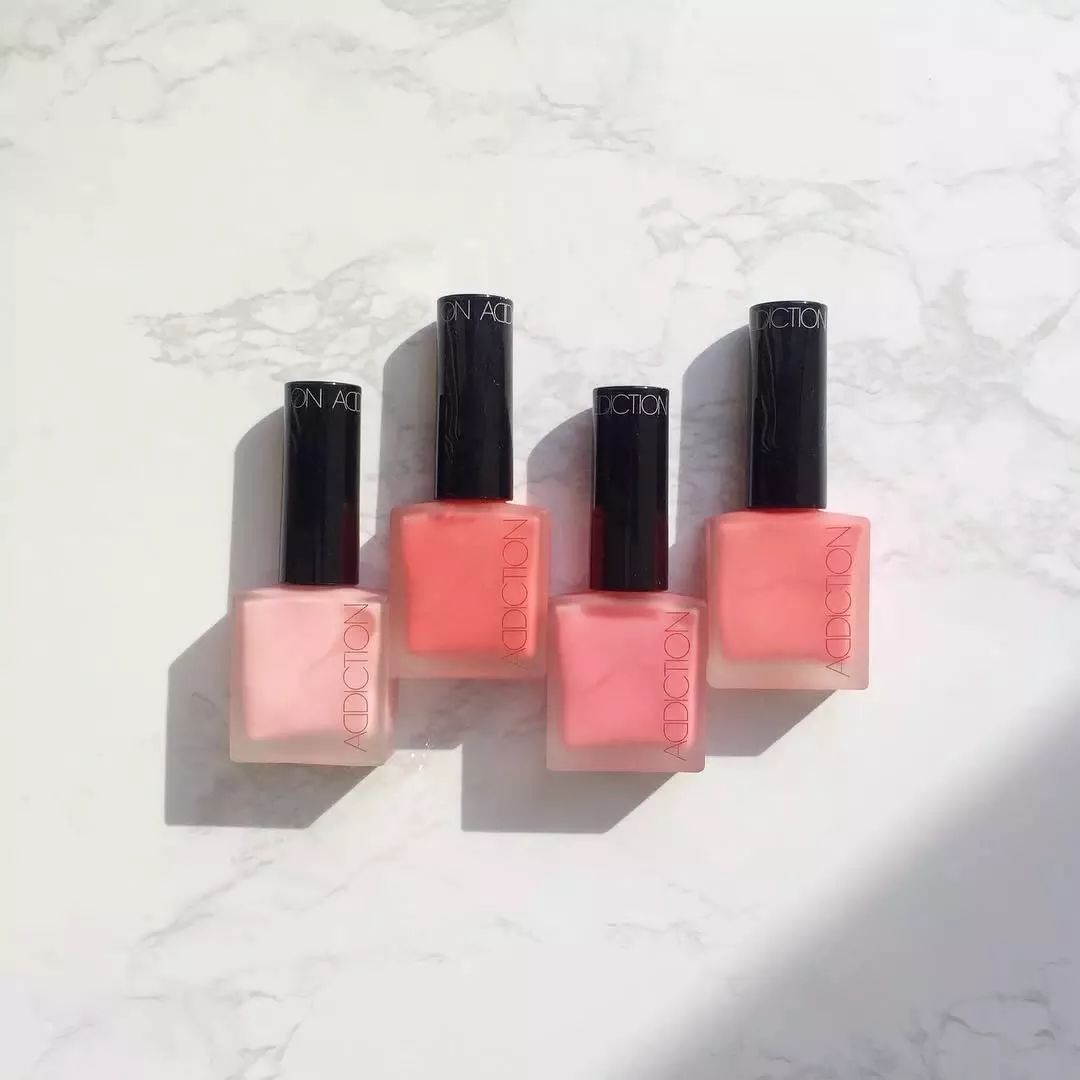 一款又甜又酷的美甲推荐给你们,夏日必备美甲ins风童趣