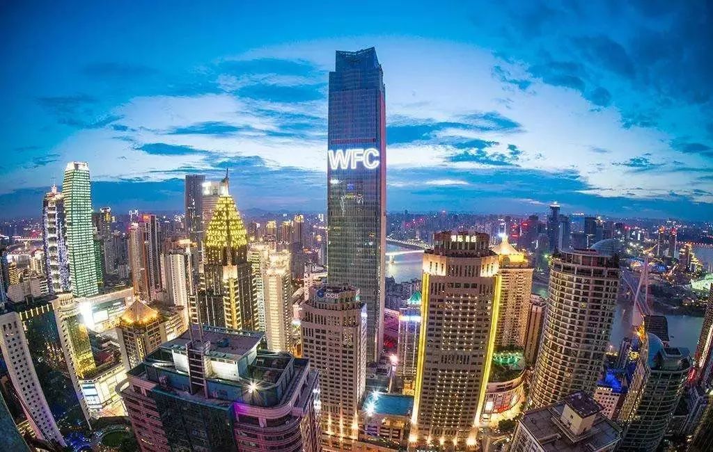 在重庆之巅，住云端奢居吃米其林大餐，刷新山城豪华新高度！