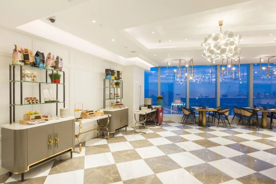 在重庆之巅，住云端奢居吃米其林大餐，刷新山城豪华新高度！