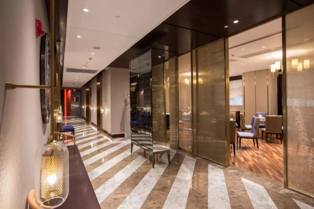 在重庆之巅，住云端奢居吃米其林大餐，刷新山城豪华新高度！