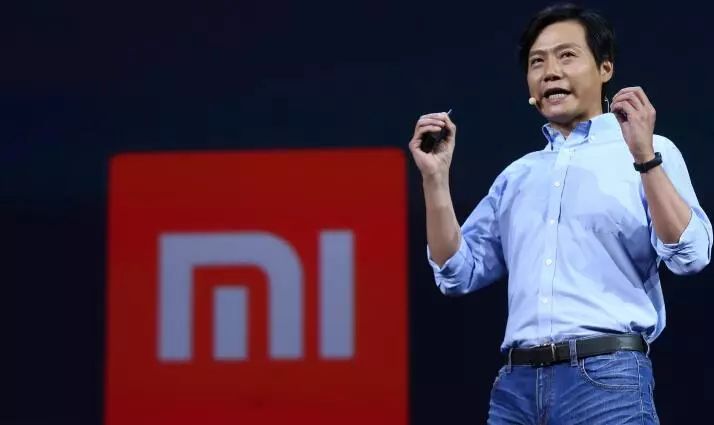 拿99亿天价薪酬的雷军，输掉10亿赌局，又号召员工签军令状放弃年终奖，小米打的什么牌