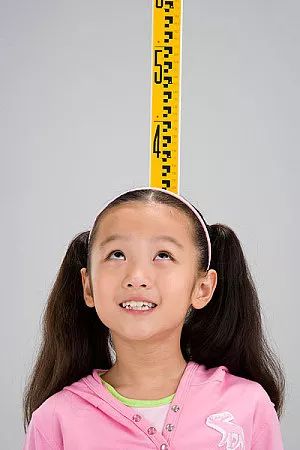8岁女孩长不高怎么办,8岁女孩长不大