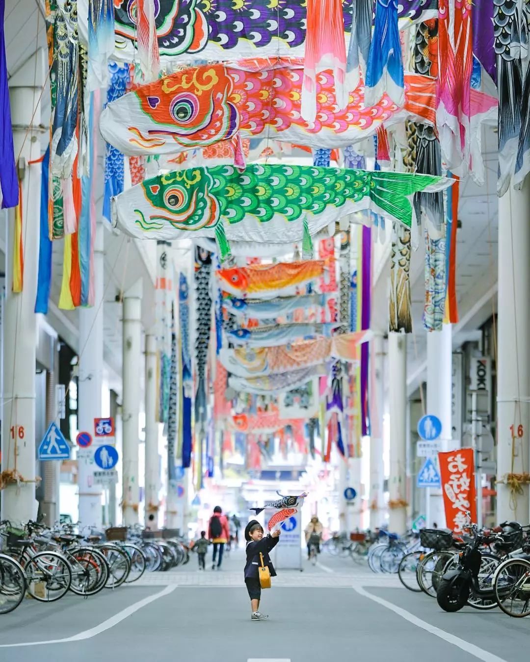 日本爸爸把男孩子拍出宫崎骏 (日本老爸把女儿拍到宫崎骏)