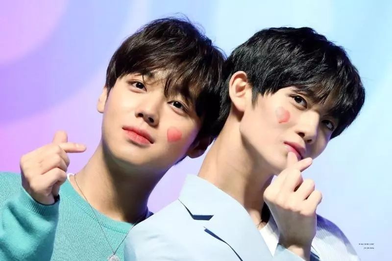 朴志训裴珍映粉玫瑰,裴珍映朴志训超帅图片