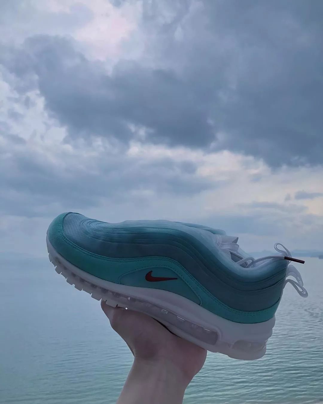 骨灰级球鞋玩家们的鞋，能够在上海买几套房？