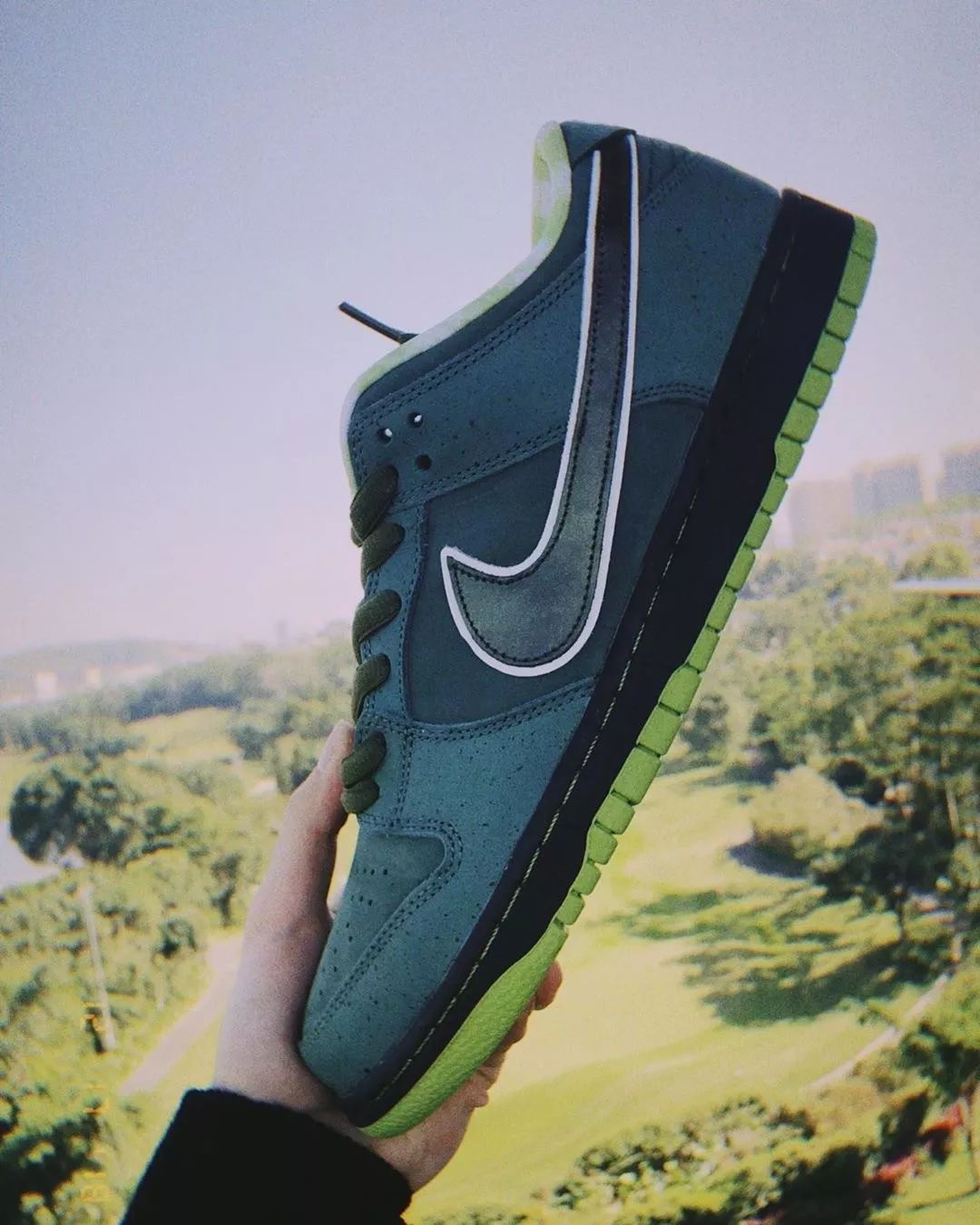 骨灰级球鞋玩家们的鞋，能够在上海买几套房？