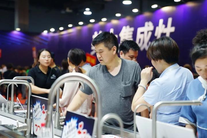 今天，10多万人砸钱给海宁这家上市公司！厂区首次揭秘，竟有轨道线！