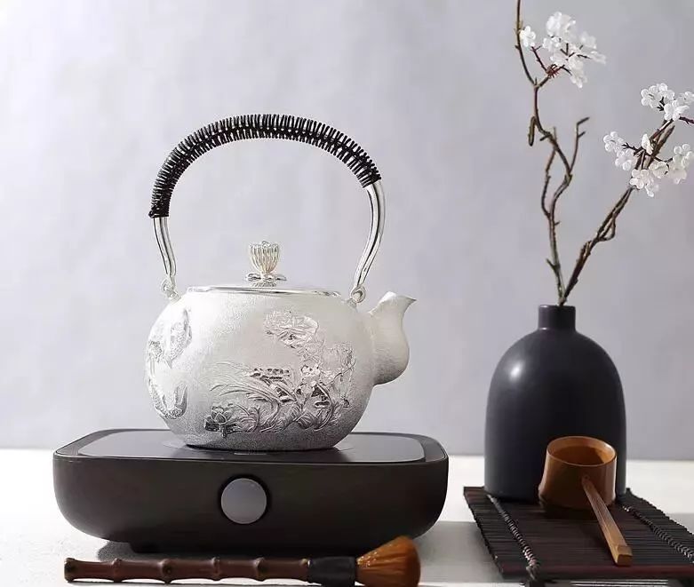 喝茶的人为啥要去品茶啊,喝茶的人为什么要买好多器具