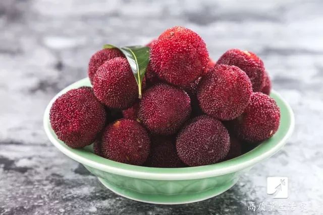 杨梅用盐洗不泡能洗干净嘛,杨梅能用盐清洗干净吗