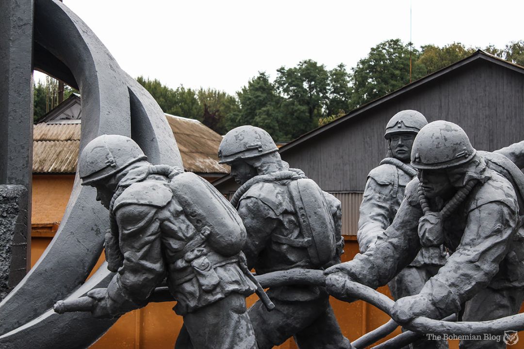 切尔诺贝利清理屋顶的士兵,切尔诺贝利清理石墨的士兵