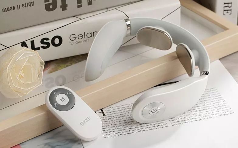 低头族必看一个动作缓解颈椎不适,真正有效的颈椎按摩器