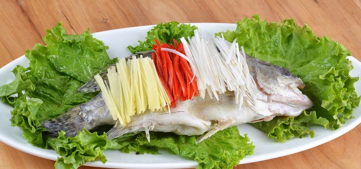 吃完这种菜，男子突然眼珠发黄，尿色如豆油！很多食物能吃出这个病，夏天千万注意...