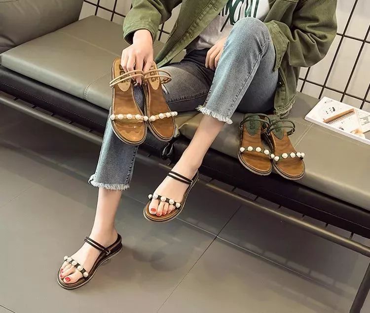 半个娱乐圈的女星都靠ta轰炸红毯！软底舒适、巨显腿长，回头率200%