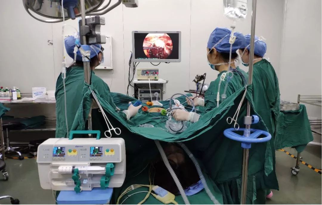 挑战│克服重重困难，腹腔镜为患者解除病痛
