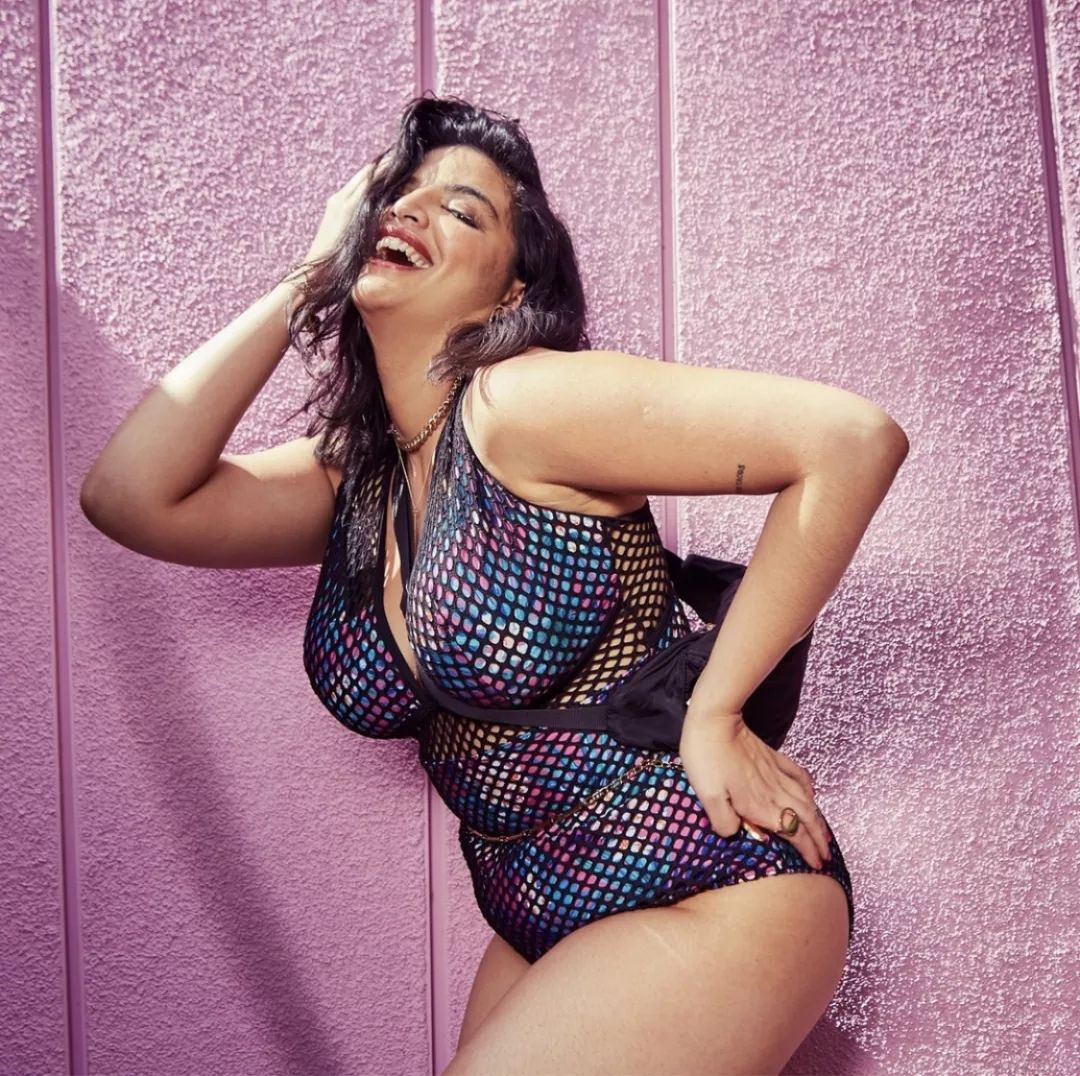 什么泳衣好看又好穿又不显胖,pdd泳衣推荐瘦子穿