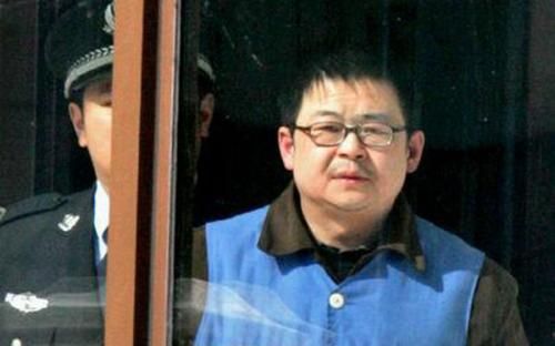 德隆系唐万新出狱后现状,德隆系唐万新判了多少年