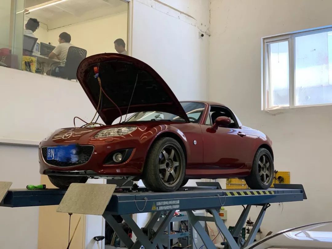 这台进口敞篷小跑车，两个滤芯竟然只要42块钱？