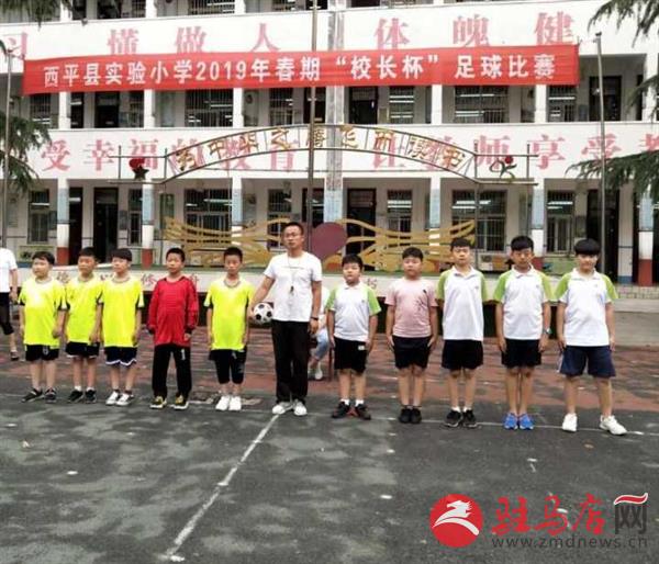 14日教育热点回顾：成都中考题出现利物浦FC：“FC”是什么的缩写？
