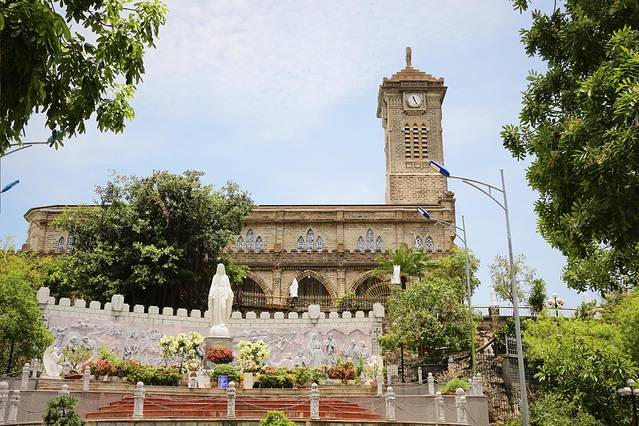 越南旅游芽庄和岘港对比,越南芽庄和河内
