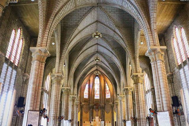 越南旅游芽庄和岘港对比,越南芽庄和河内