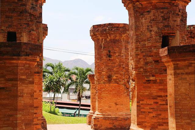越南旅游芽庄和岘港对比,越南芽庄和河内