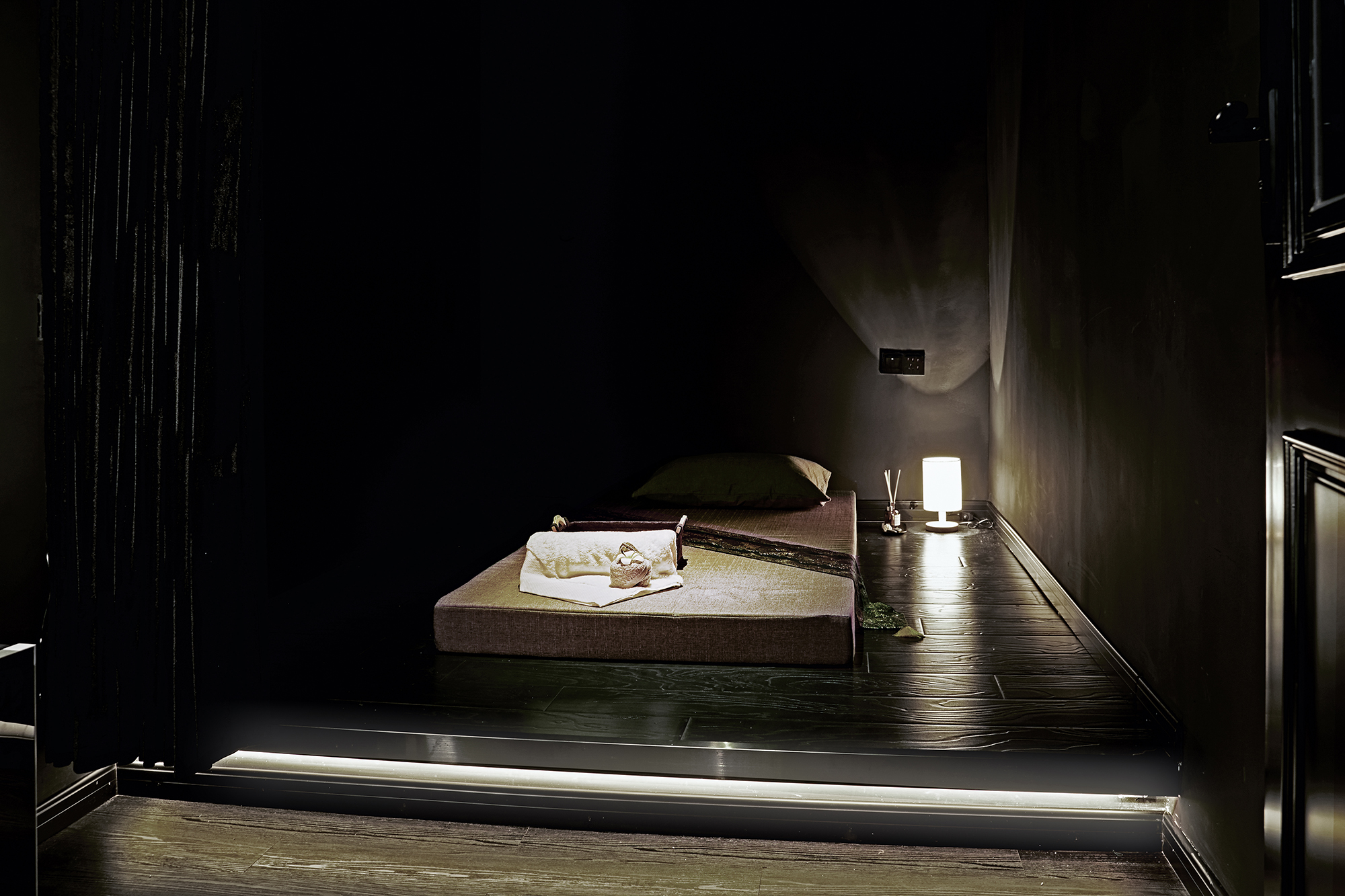 灯灯灯凳创意有限公司|AROMADREAM泰寐泰式按摩水疗店