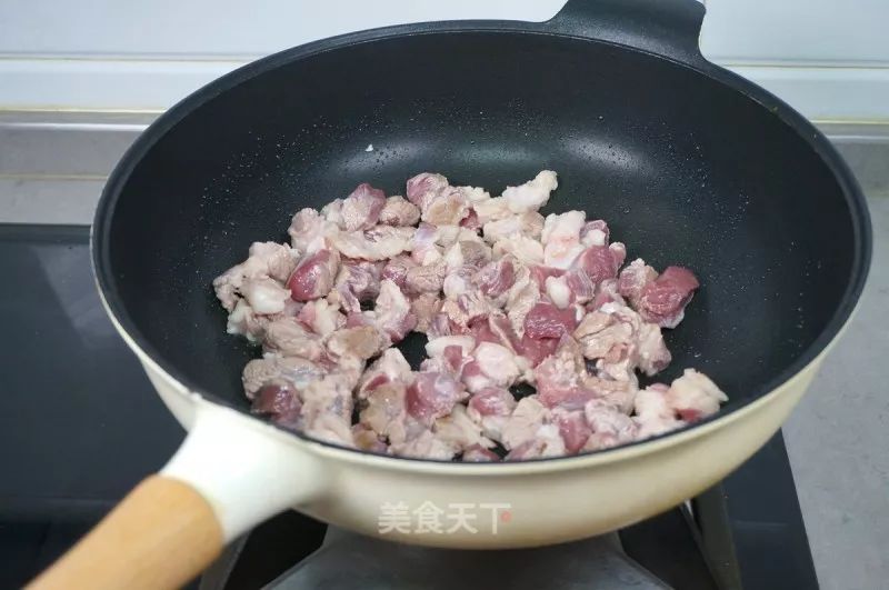 10分钟搞定的懒人焖饭有肉有菜 (懒人焖饭一锅就搞定重点是巨好吃)