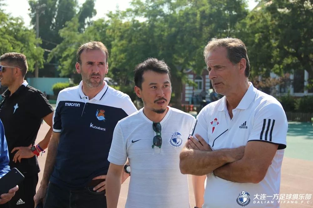 「蓝·青训」欧洲青训行家团考察万达4所基地校赞中国青训在前进