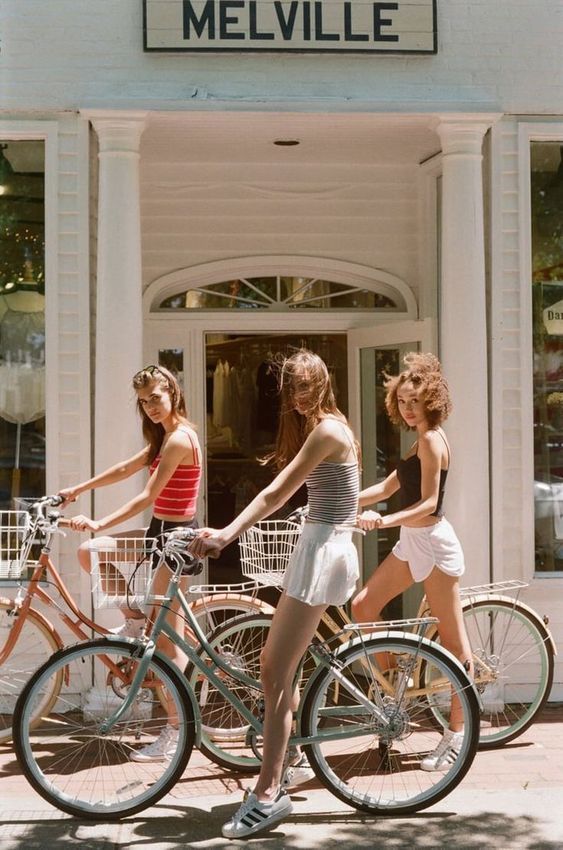 为什么我女朋友的照片头上都是蝴蝶？