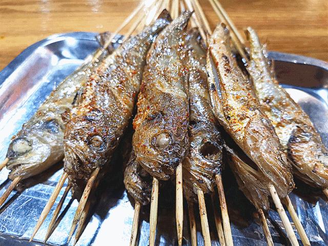 地铁5号线＝宝藏美食线？老杨小黄鱼、老纪蚝宅、舟东奶酸菜鱼…终于能够一路吃过来