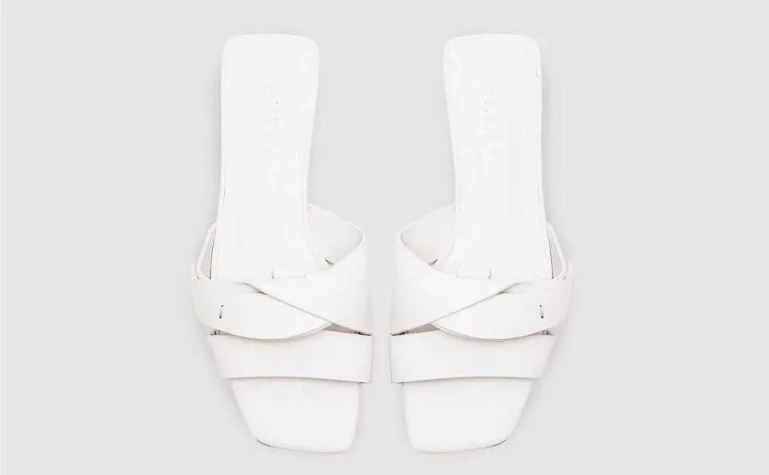 夏天跟裙子搭的凉拖,夏季凉拖配裙子百搭