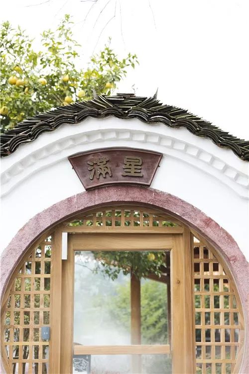 又挖到个21℃的清凉山城，还藏着人均¥300+就能入住的浙南“小星野”，仅限200套