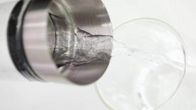 耐温差170℃，开水加冰块不怕炸裂，冰镇冷饮无限续杯