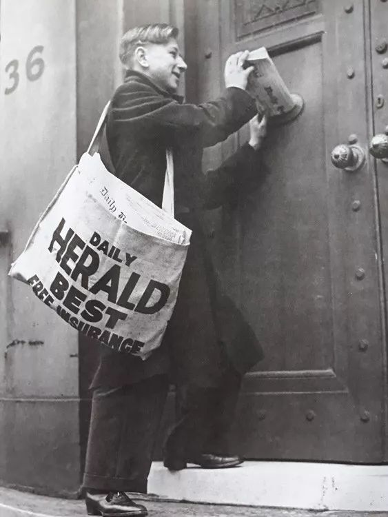 透支信用卡的女孩子,透支买奢侈品的女人