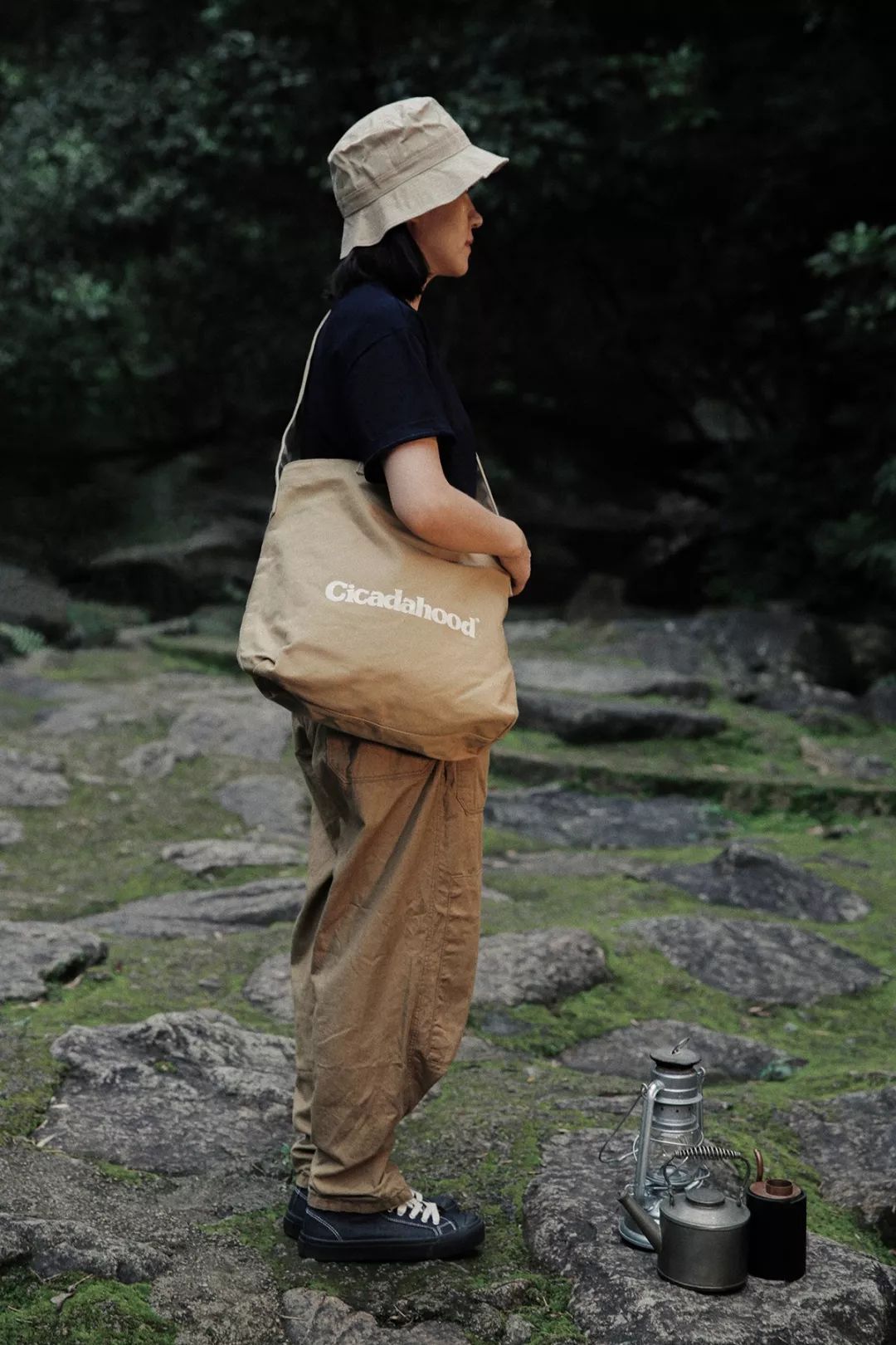 透支信用卡的女孩子,透支买奢侈品的女人